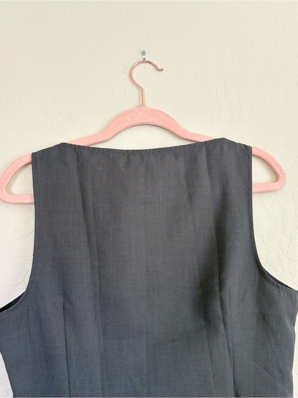 Rihoas Gray Split Front Button Down Tailored Sleeveless Vest Top NWT Large - Picture 5 of 5